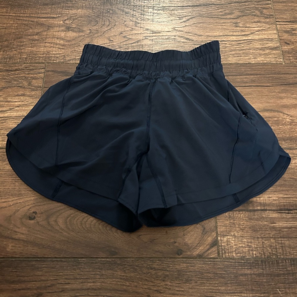 lululemon navy track that shorts 5” size 4